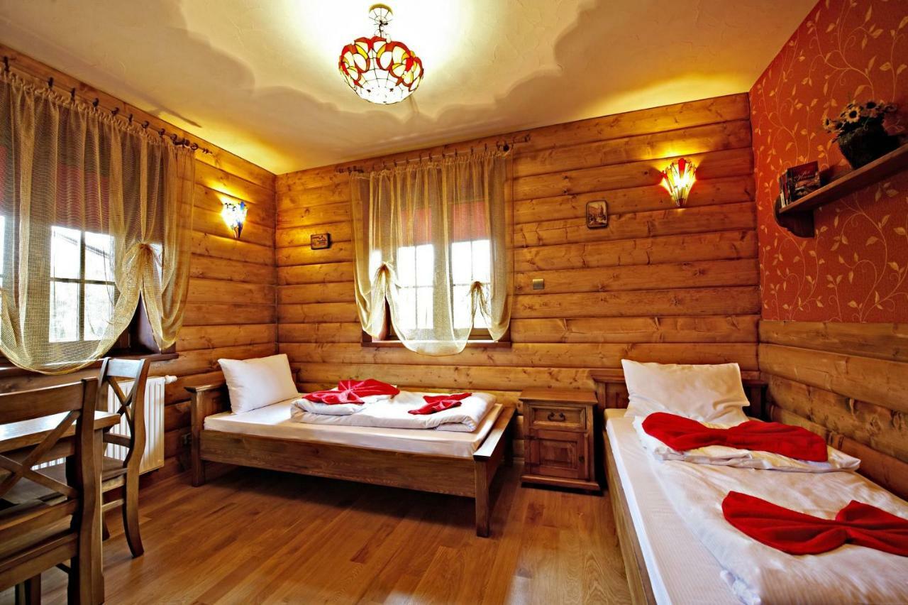 Stary Lwow Bed & Breakfast Korczyna  Ngoại thất bức ảnh